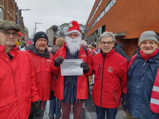 Actie 5 voor 12 voor openbaar vervoer